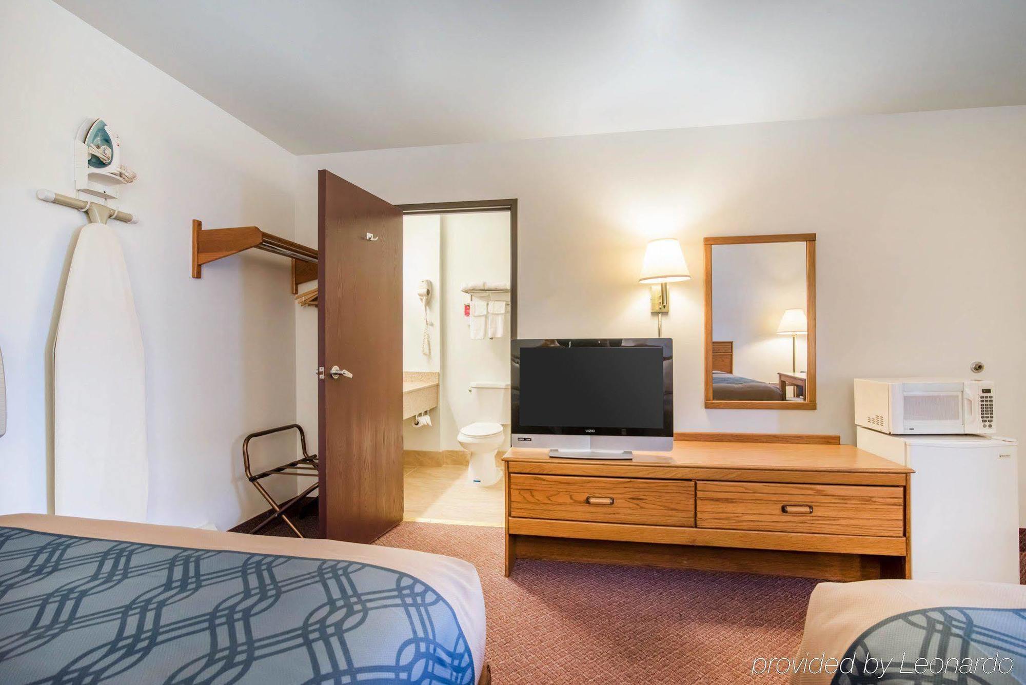 Econo Lodge Saint Albans Exteriér fotografie