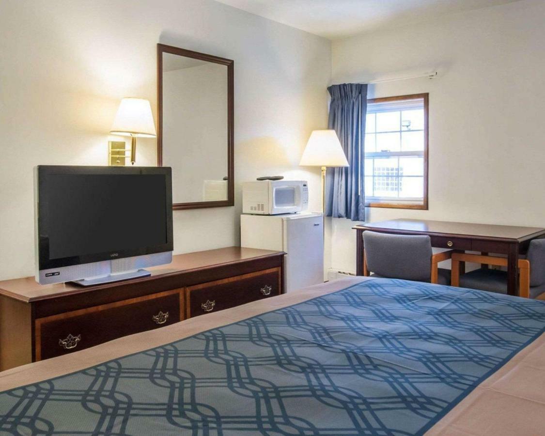 Econo Lodge Saint Albans Exteriér fotografie