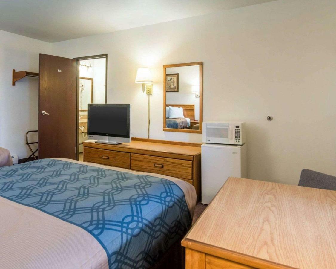 Econo Lodge Saint Albans Exteriér fotografie